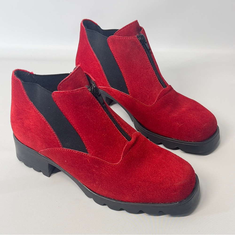 BARBO W 9M Red Suede Ankle Boots Top Zip Black Rubber Sole